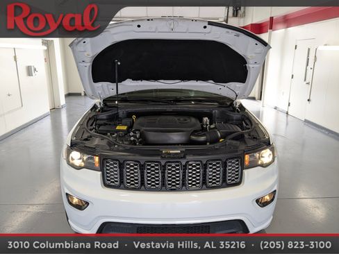 Used 2018 Jeep Grand Cherokee Altitude image 25