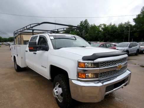 Used 2019 Chevrolet Silverado 3500 W/T w/ WT Convenience Package image 3