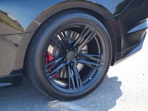 Used 2019 Chevrolet Camaro ZL1 RWD image 12