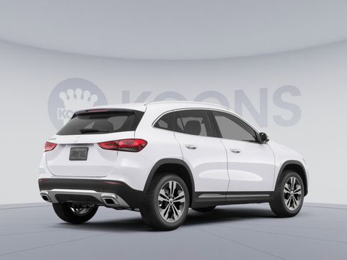 Used 2024 Mercedes-Benz GLA 250 4MATIC image 4