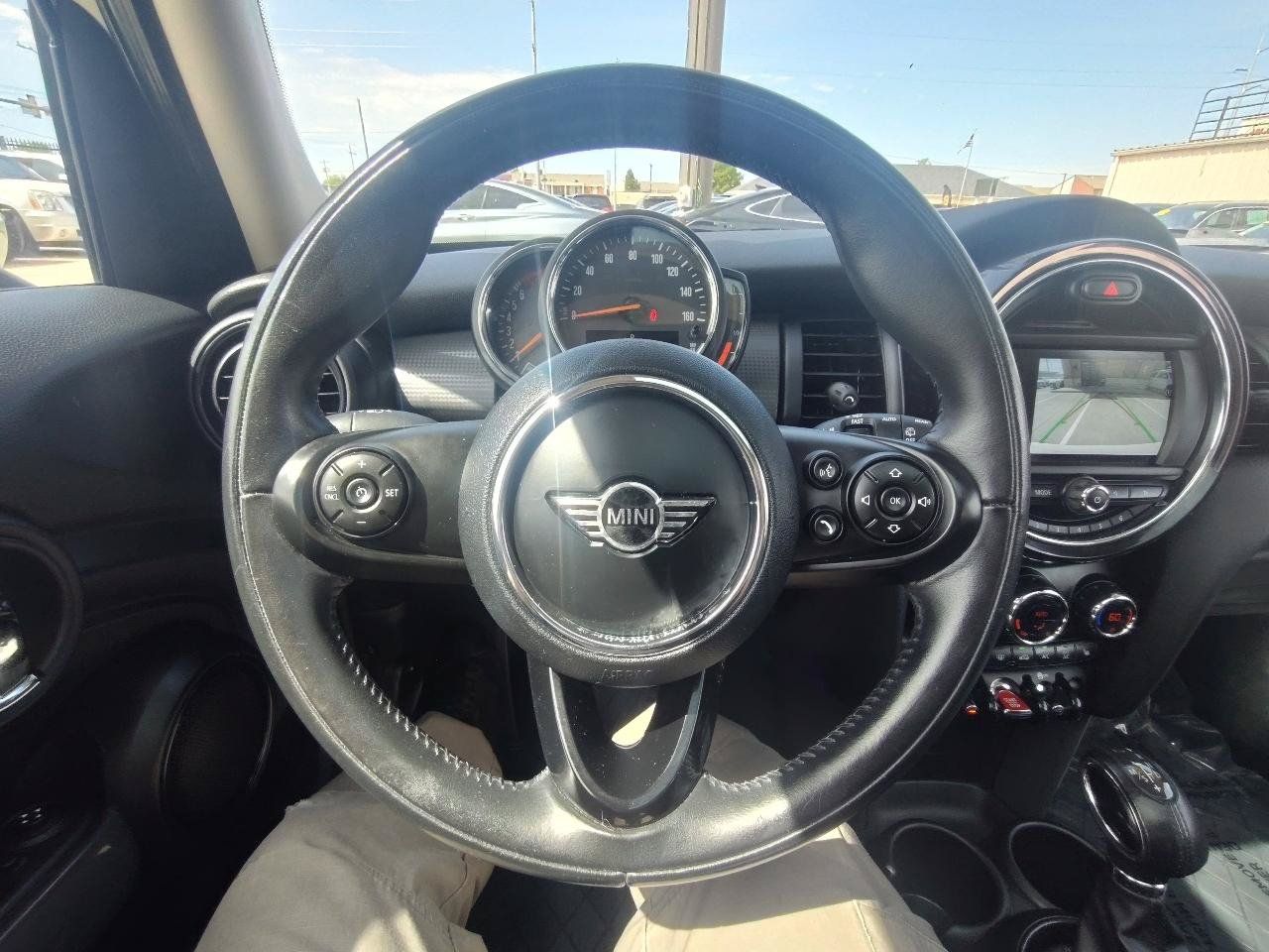 Used 2019 MINI Cooper 4-Door Hardtop FWD image 16
