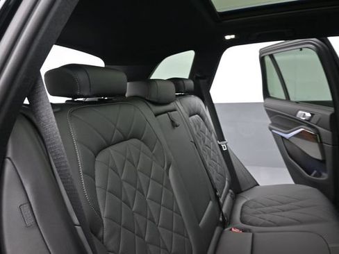 Used 2023 BMW X5 xDrive40i w/ Executive Package AWD/4WD image 27