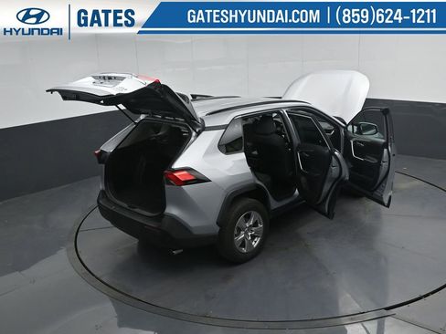 Used 2025 Toyota RAV4 XLE AWD/4WD image 51