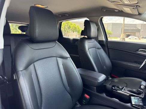 Certified 2025 Kia Sportage EX FWD image 27