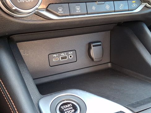 Used 2022 Nissan Sentra SR w/ SR Premium Package FWD image 25