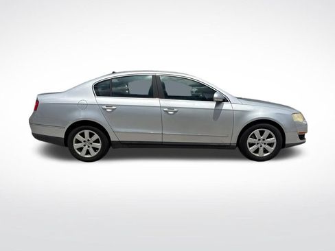 Used 2007 Volkswagen Passat 2.0T FWD image 4