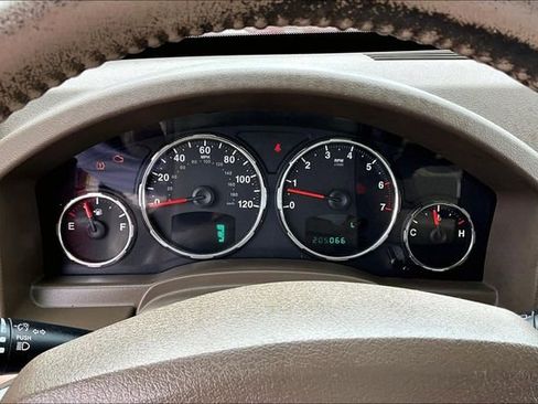 Used 2008 Jeep Liberty Limited w/ Premium Group AWD/4WD image 12