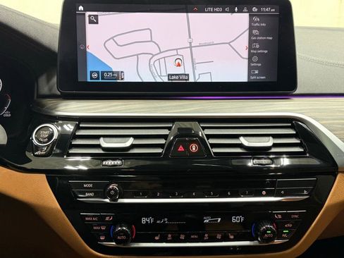 Used 2021 BMW M550i xDrive w/ Executive Package image 32