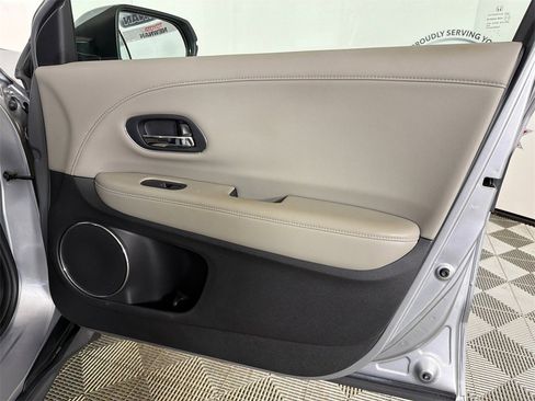 Used 2018 Honda HR-V EX-L image 16