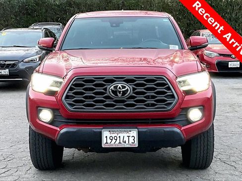 Used 2023 Toyota Tacoma TRD Off-Road image 2