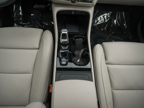 New 2026 Volvo XC40 B5 Plus w/ Protection Package Premier image 29