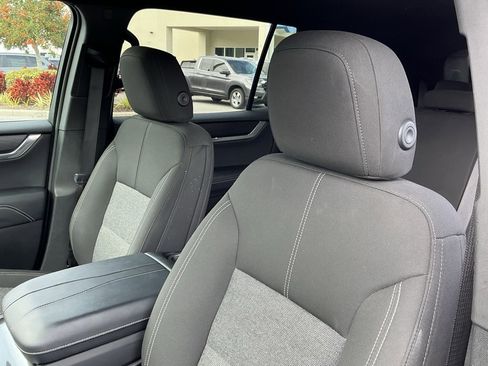 Used 2025 GMC Acadia Elevation image 27