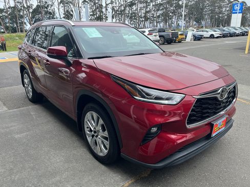 Used 2021 Toyota Highlander Limited AWD/4WD image 23