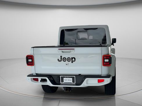Used 2021 Jeep Gladiator Overland AWD/4WD image 4