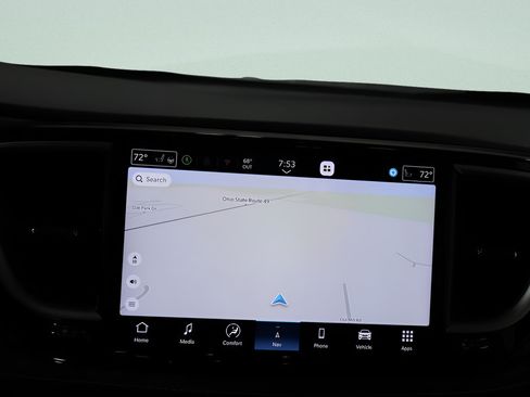 Used 2026 Chrysler Pacifica Limited FWD image 14