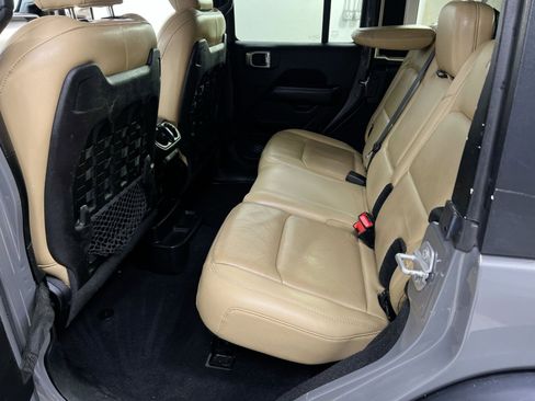 Used 2019 Jeep Wrangler Unlimited Rubicon image 28