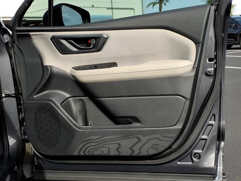 Certified 2025 Subaru Forester w/ Convenience Package #2 image 22