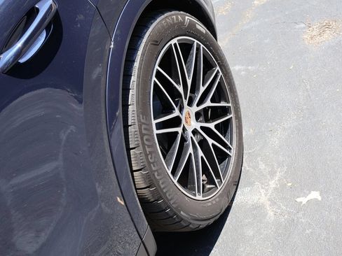 Certified 2026 Porsche Cayenne E-Hybrid Coupe AWD/4WD image 40