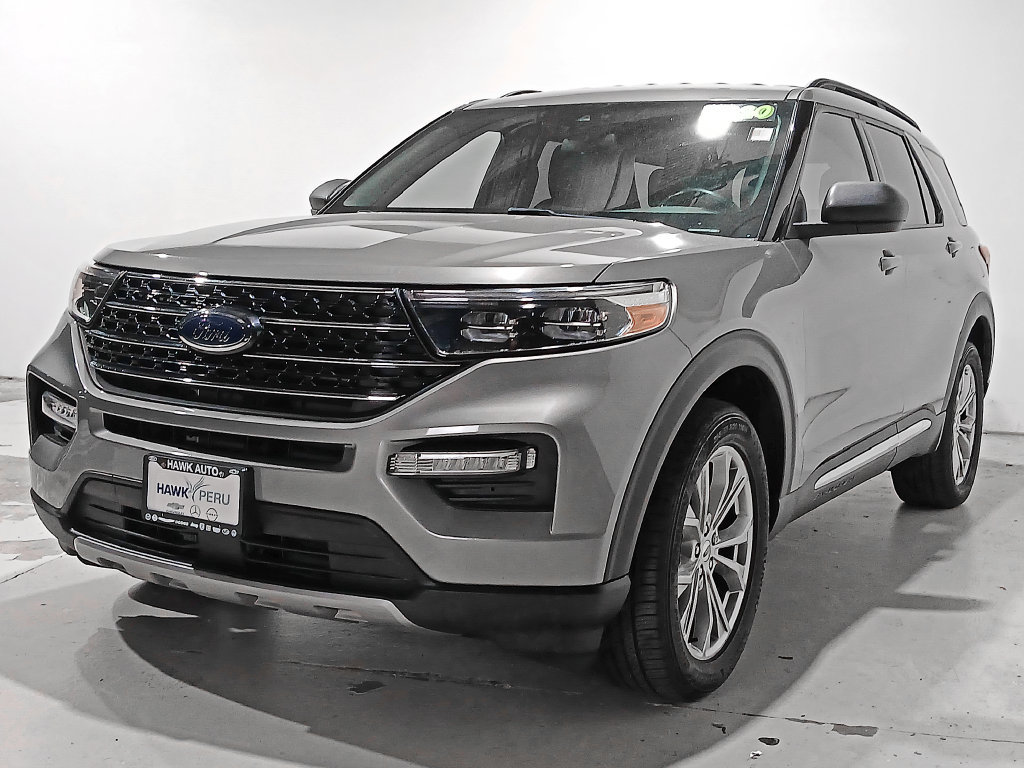 Used 2020 Ford Explorer XLT w/ Equipment Group 202A AWD/4WD image 3