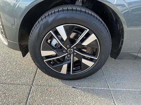 New 2026 Volvo XC60 B5 Plus w/ Climate Package AWD/4WD image 12