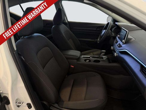Used 2025 Nissan Altima 2.5 S FWD image 29
