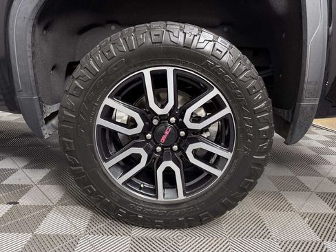 Used 2021 GMC Sierra 1500 AT4 w/ AT4 Value Package AWD/4WD image 18