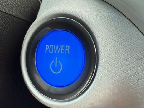 Used 2020 Chevrolet Bolt Premier w/ Infotainment Package image 28