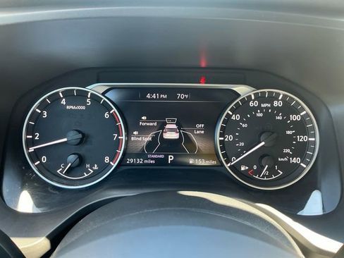Used 2024 Nissan Rogue SV w/ SV Premium Package FWD image 19