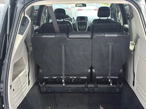 Used 2018 Dodge Grand Caravan SXT FWD image 10