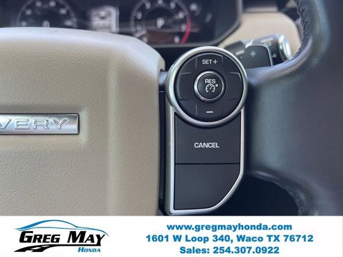 Used 2018 Land Rover Discovery SE image 30