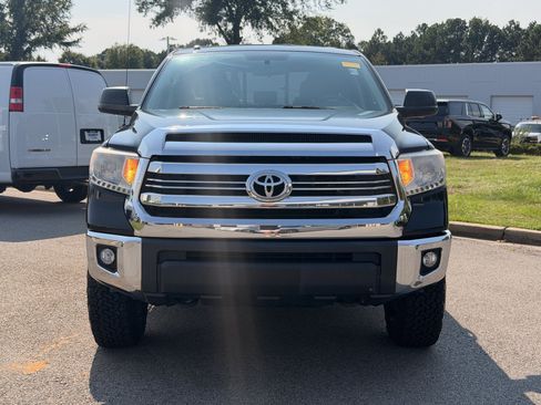 Used 2017 Toyota Tundra SR5 AWD/4WD image 6