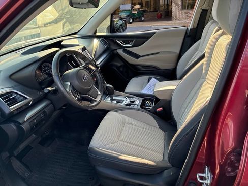 Certified 2022 Subaru Forester Premium AWD/4WD image 9