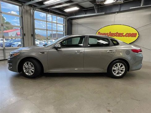 Used 2018 Kia Optima LX image 2