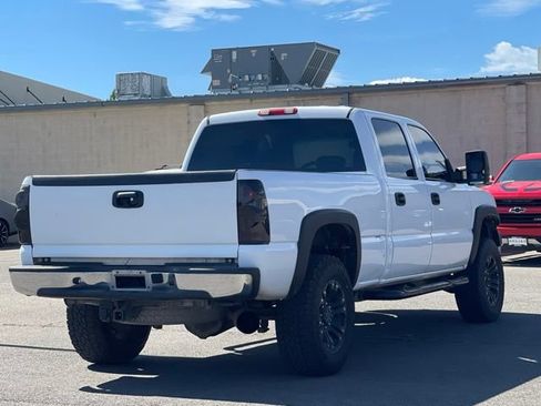Used 2002 Chevrolet Silverado 2500 LT w/ Off-Road Skid Plate Pkg AWD/4WD image 3