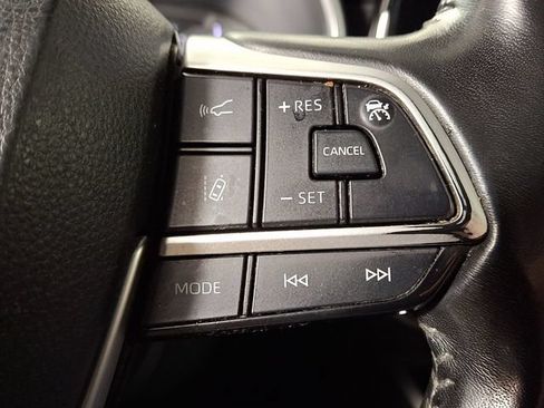 Used 2023 Toyota Highlander XSE AWD/4WD image 24