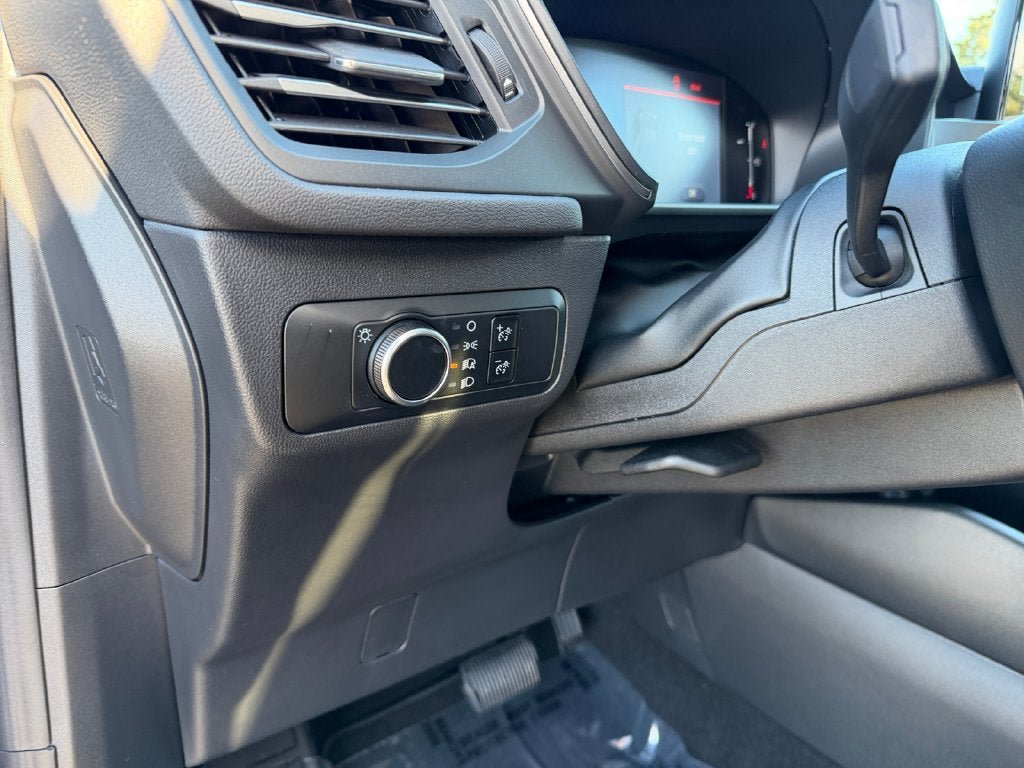 Used 2025 Ford Escape Active AWD/4WD image 19