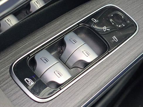 Certified 2022 Mercedes-Benz EQS 580 4MATIC Sedan image 29