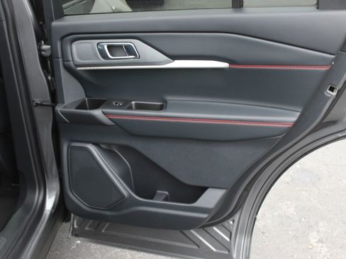 New 2026 Ford Explorer ST-Line w/ ST-Line Street Pack image 17