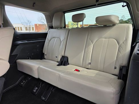 Used 2021 Ford Expedition Platinum image 32
