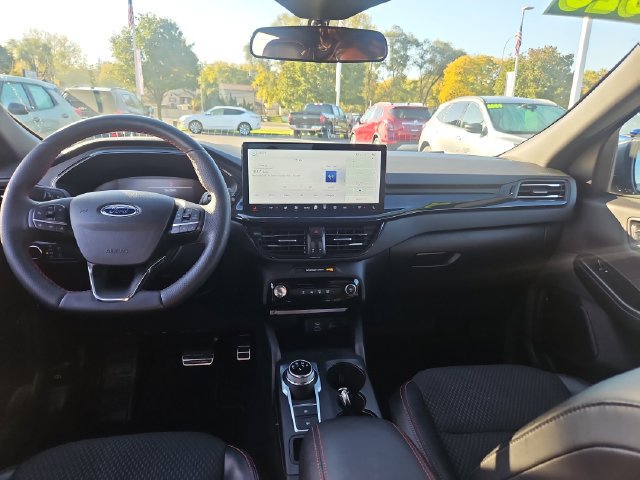 Used 2023 Ford Escape ST-Line w/ Tech Pack #1 AWD/4WD image 13