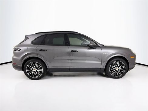 New 2026 Porsche Cayenne E-Hybrid image 8