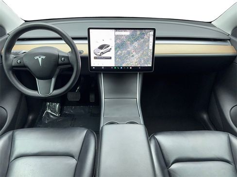 Used 2021 Tesla Model Y Long Range image 16
