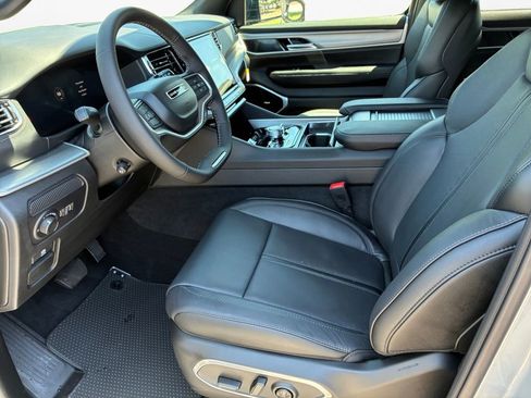 New 2026 Jeep Grand Wagoneer Limited AWD/4WD image 19