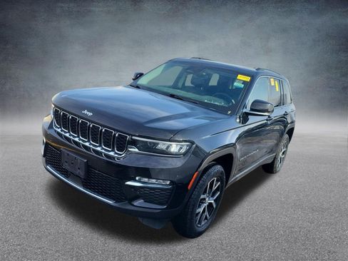 Used 2023 Jeep Grand Cherokee Limited image 40