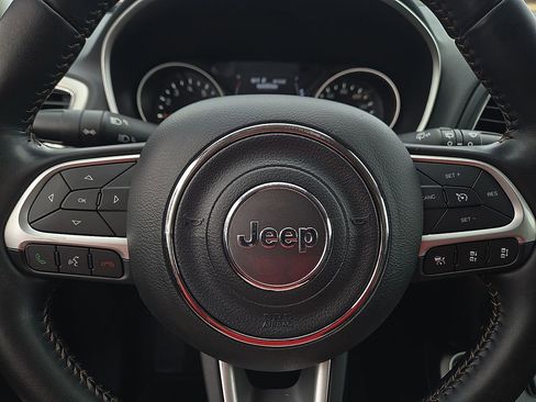 Used 2020 Jeep Compass Latitude image 19