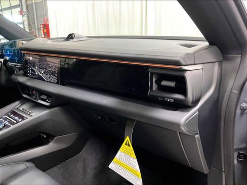 New 2025 Porsche Macan 4 Electric image 27