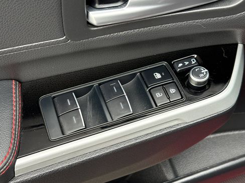 Used 2025 Toyota Sienna XSE w/ XSE Premium Package image 13