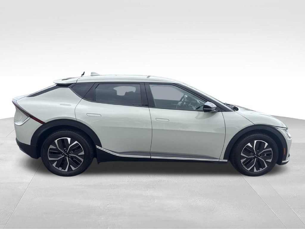 Used 2024 Kia EV6 Light AWD/4WD image 2