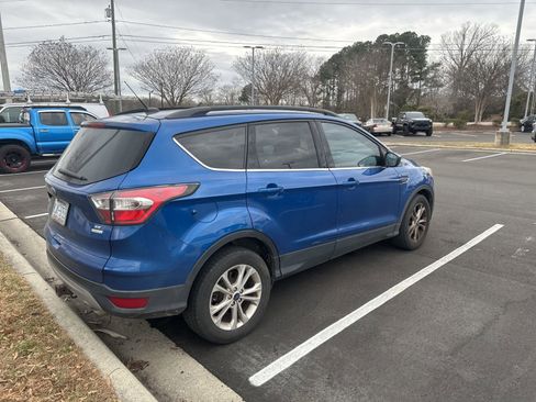 Used 2017 Ford Escape SE w/ SE Leather Comfort Package image 6