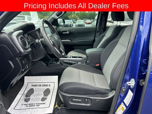 Used 2022 Toyota Tacoma TRD Off-Road AWD/4WD image 2